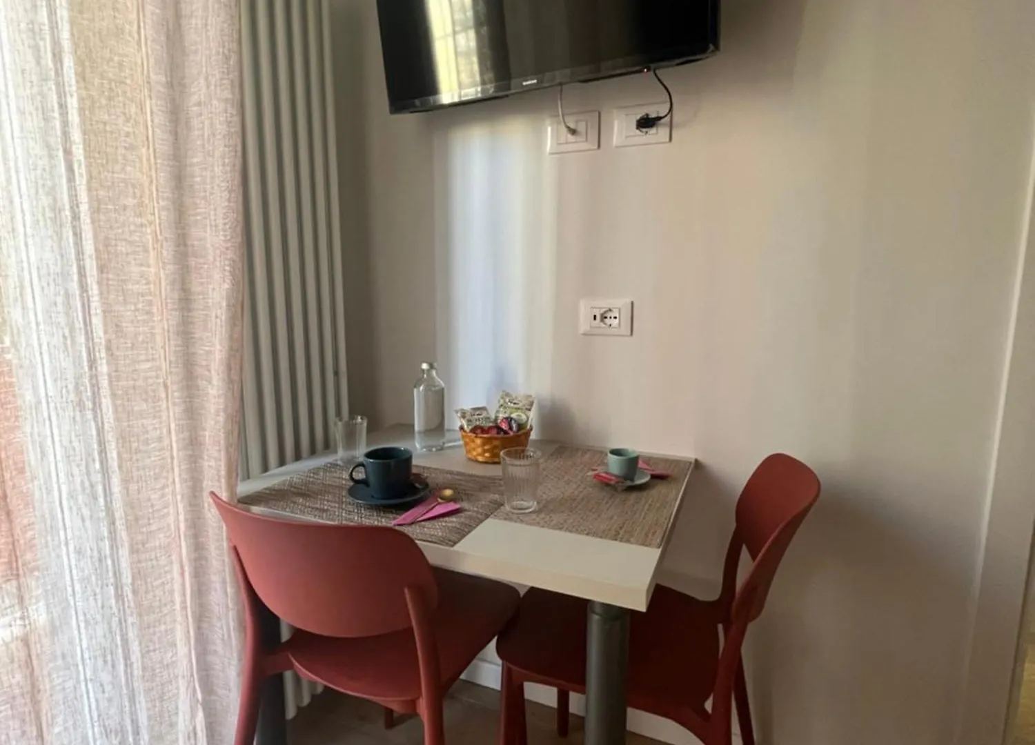 Guest house Calari Rooms - Affittacamere Bologna