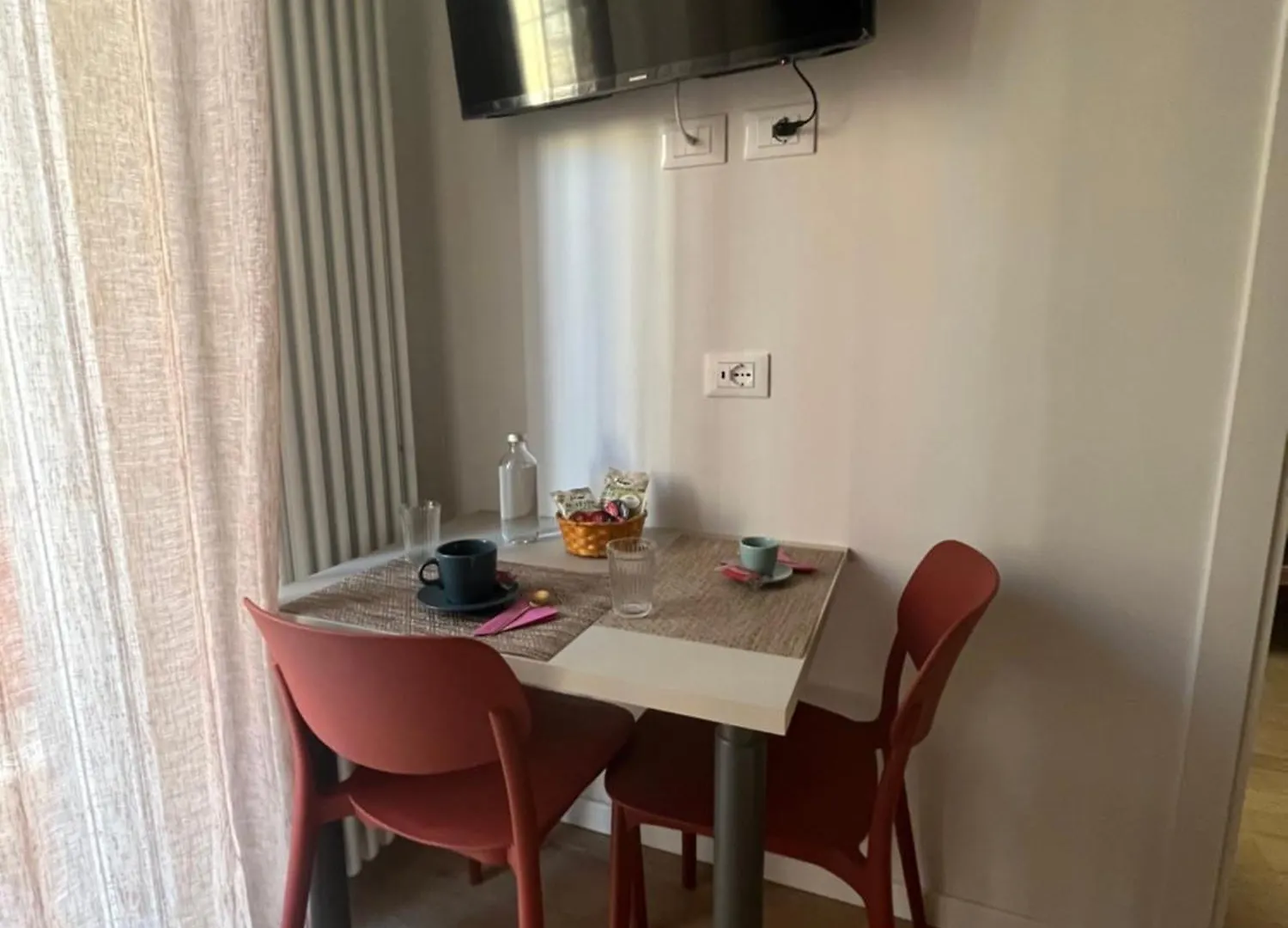 Guest house Calari Rooms - Affittacamere Bologna